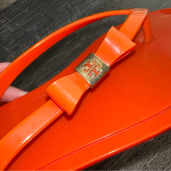 TORY BURCH orange and gold jelly bow flip flop thong sandals 7 - Picture 5 of 6